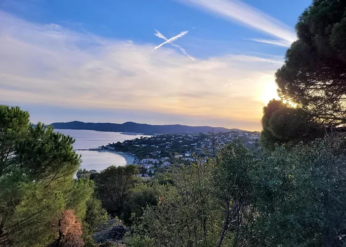 Casa de Férias Maison Indivi 4-6 Pers Face A La Grand Jardin Ideal Famille Avec Animaux Saint Clair Le Lavandou