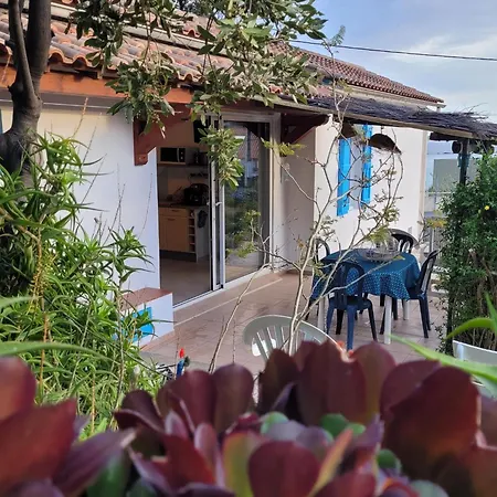 Maison Indivi 4-6 Pers Face A La Grand Jardin Ideal Famille Avec Animaux Saint Clair Casa vacanze Le Lavandou